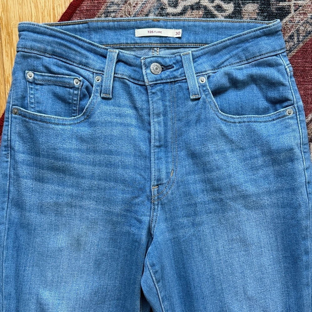 LEVI’S 726 High Rise Flare Jeans Size 30 - Picture 4 of 13